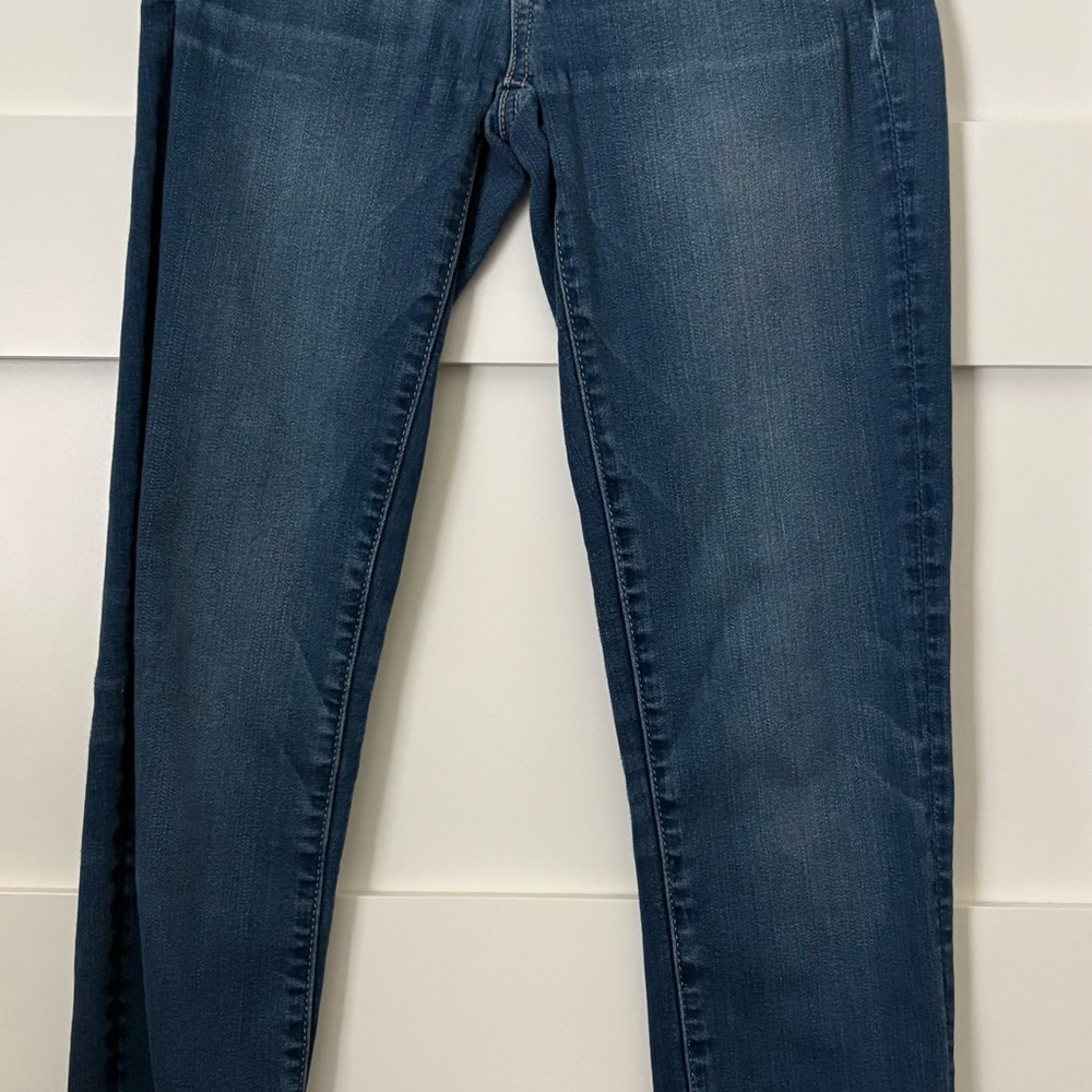 American Eagle Outfitters Skinny Jeans in Medium Blue Wash